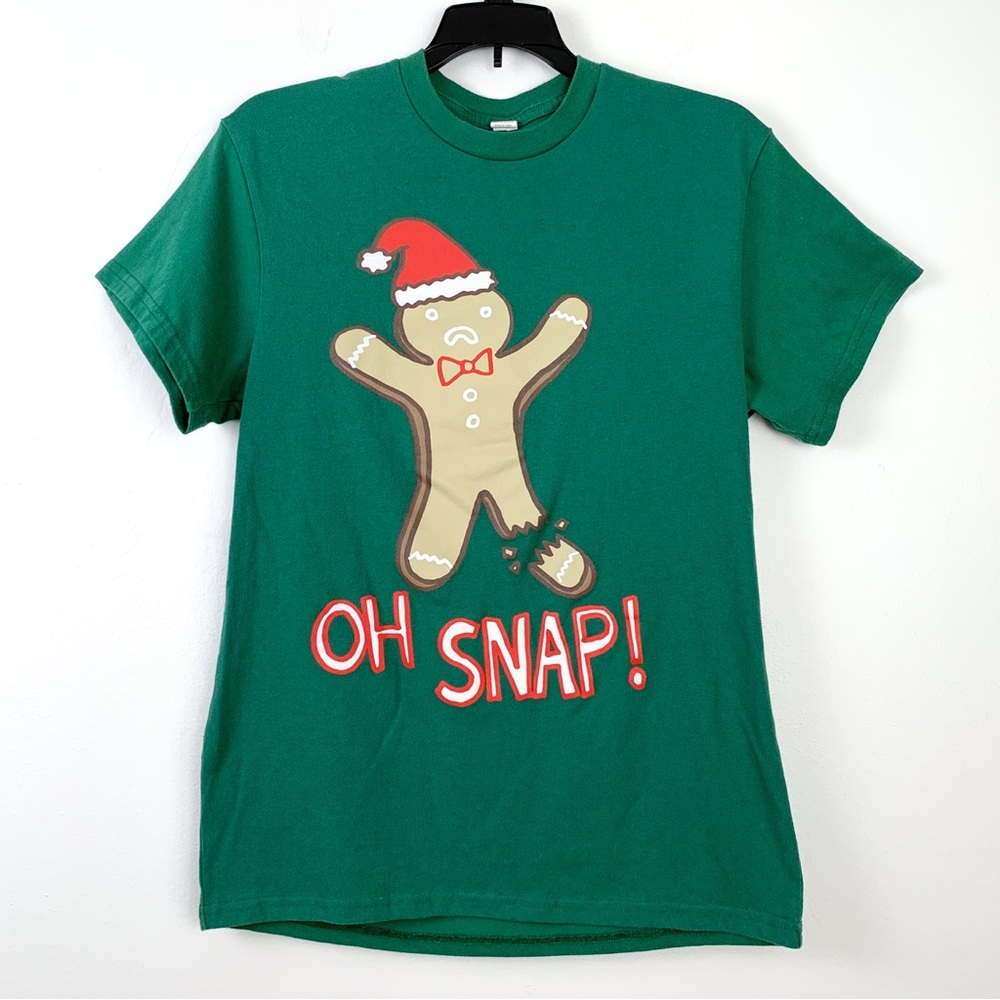 Oh Snap gingerbread Christmas tee, green with broken gingerbread man size medium